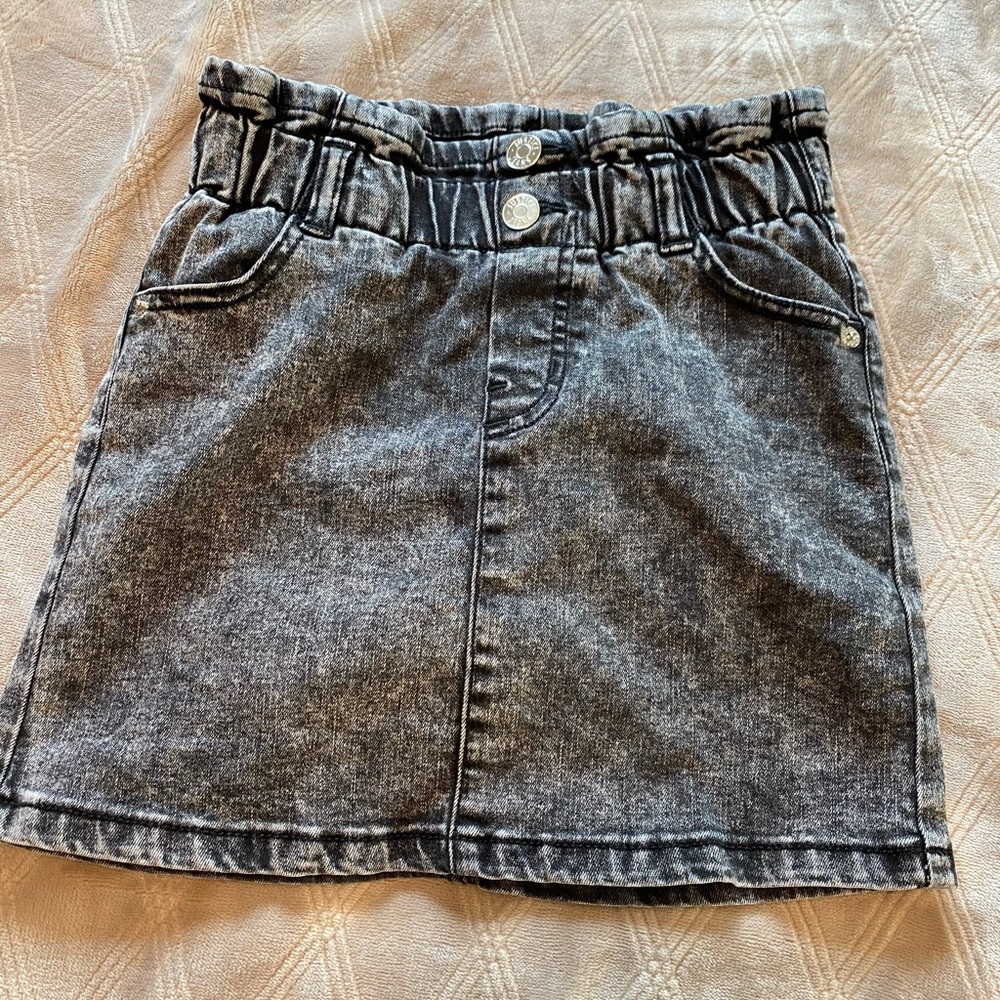 Girls size 8 skirt